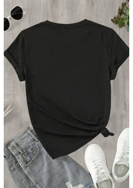 Kadın Siyah Cherry Baskılı Regular Bisiklet Yaka T-Shirt fırsatları