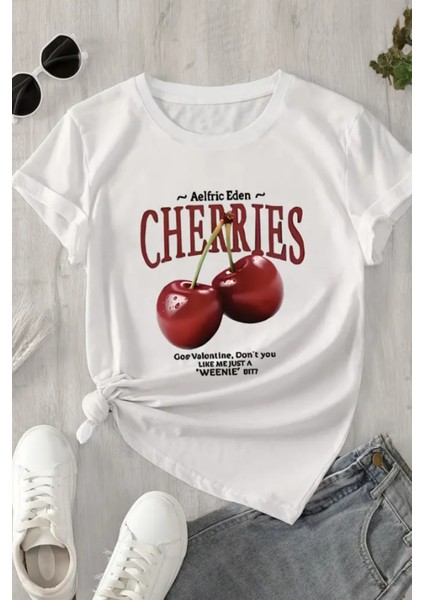 Kadın Beyaz Cherry Baskılı Regular Bisiklet Yaka T-Shirt