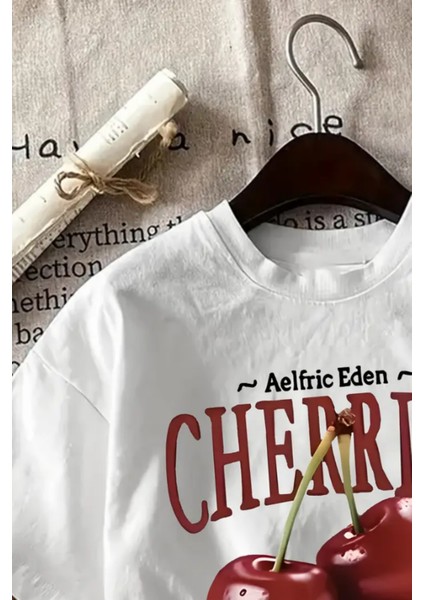 Kadın Beyaz Cherry Baskılı Regular Bisiklet Yaka T-Shirt modelleri