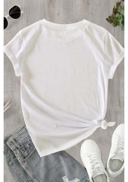 Kadın Beyaz Cherry Baskılı Regular Bisiklet Yaka T-Shirt indirimleri