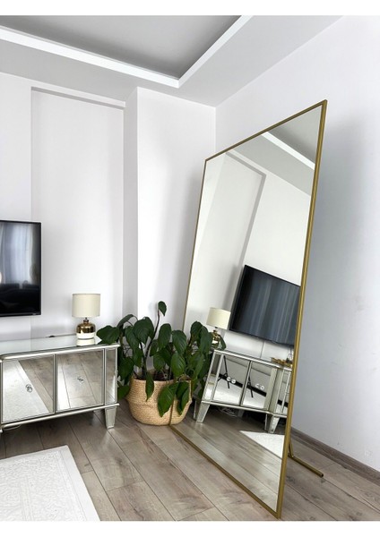 Altın Metal Çerçeveli 180X100 cm Ayaklı Büyük Boy Aynası fiyatları