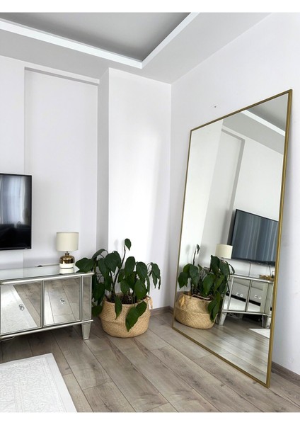 Altın Metal Çerçeveli 180X100 cm Ayaklı Büyük Boy Aynası fırsatları