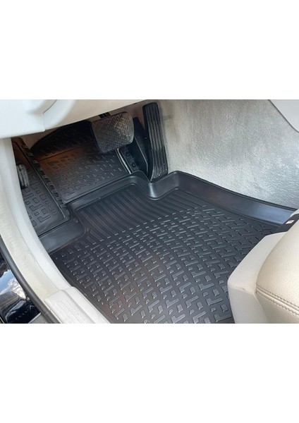 Mercedes E-Serisi W212 3D Siyah Havuzlu Paspas 2009 ve 2016 fiyatları
