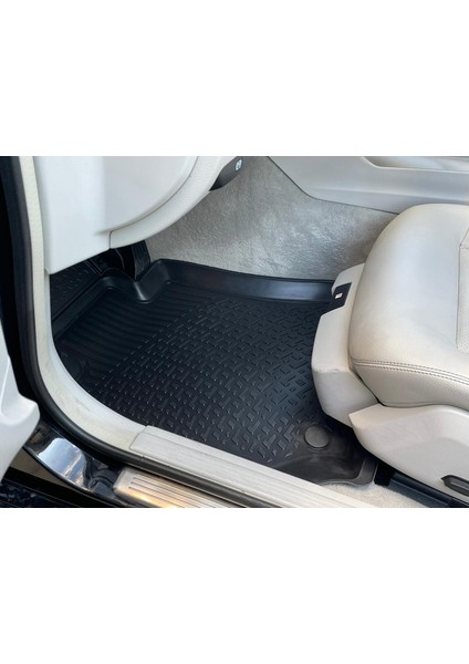 Mercedes E-Serisi W212 3D Siyah Havuzlu Paspas 2009 ve 2016 fırsatları