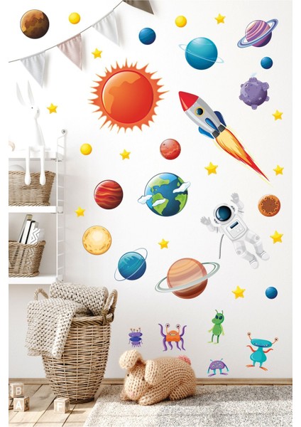 Siyah Uzay Temalı Duvar Sticker, Yıldızlar, Gezegenler ve Astronot Dekoru fırsatları