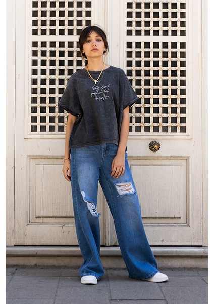 Kadın Yırtık Detaylı Bol Paça Jean Pantolon – Vintage Yüksek Bel Denim