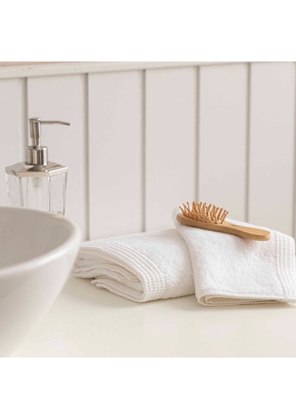 Yüz Havlusu 50X90 cm Beyaz, Yumuşak ve Şık Tasarım, Günlük Kullanım Için Ideal fiyatları