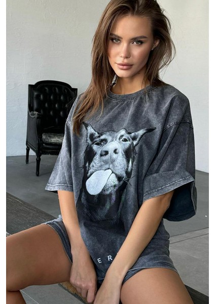 Kadın Oversize Siyah Tişört – “doberman” Baskılı Eğlenceli Tasarım modelleri
