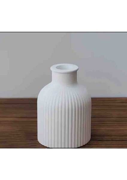 Minimal Beyaz Dekoratif Vazo – Modern Çizgili Tasarım fırsatları