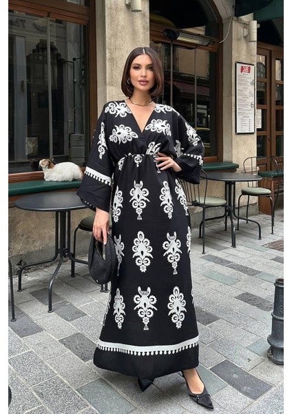 Yırtmaç Detaylı Yarasa Kol Kruvaze Yaka Uzun Yazlık Elbise