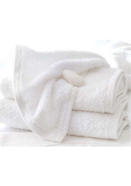 Yumuşak ve Şık El ve Yüz Havlusu, Ev ve Otel Kullanımı Için Ideal, Beyaz Renkli.