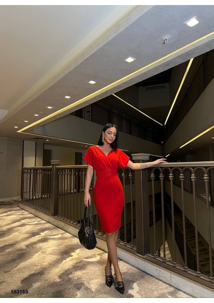 Kadın Dalgıç Krep V Yaka ve Sırt Dekolte Detaylı Elbise modelleri