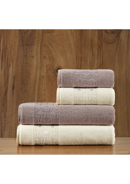 Yumuşak Pamuklu 4'lü Havlu Seti, Bej Renkli, Konforlu Kullanım Sağlar.