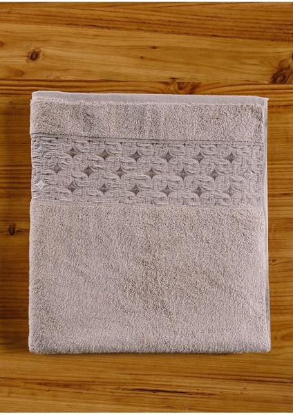 Yumuşak Pamuklu 4'lü Havlu Seti, Bej Renkli, Konforlu Kullanım Sağlar.