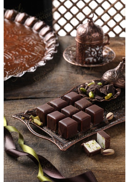 Çikolata Kaplı Antep Fıstıklı Çekme Helva 320G