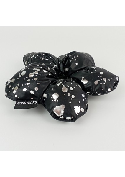 El Yapımı Siyah Parlak Gümüş Puantiyeli Pofuduk Scrunchie Toka - Işıltılı ve Hacimli indirimleri