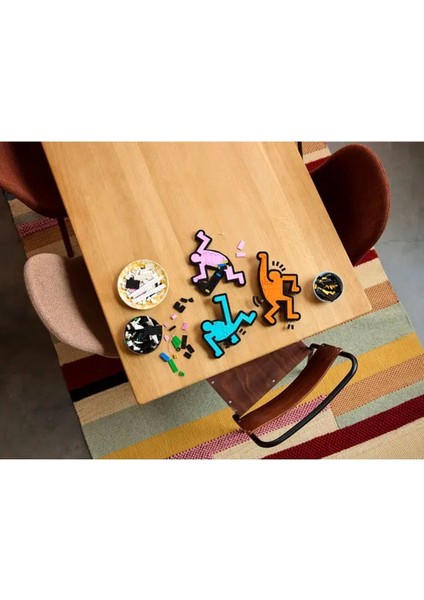 31216 LEGO Icons - Keith Haring - Dans Eden Figürler 1773 Parça +18 Yaş fırsatları