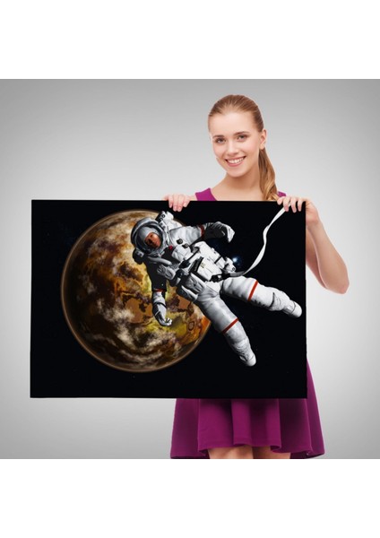 Gezegenin Arka Planındaki Astronot, Sanatsal Dekoratif Kanvas Tablo, Duvar Dekoru 1182