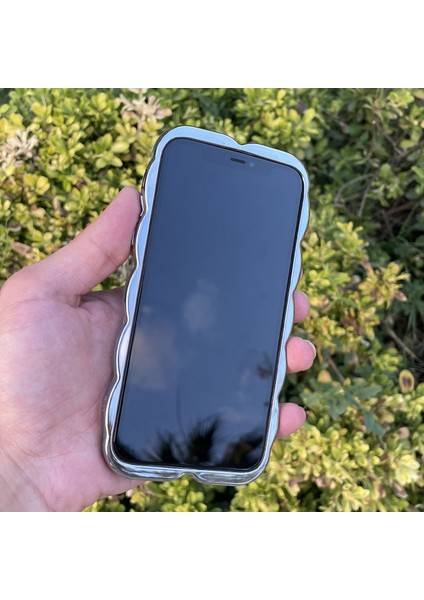 iPhone 11 Kılıf Yaprak Desenli Parlak Darbe Önleyici Silikon Kapak modelleri