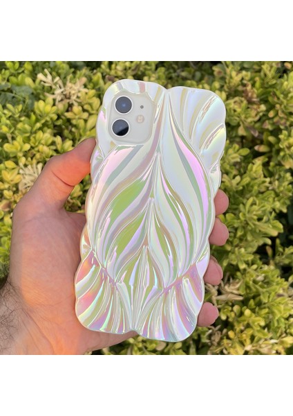 iPhone 11 Kılıf Yaprak Desenli Hologramlı Parlak Darbe Önleyici Silikon Kapak