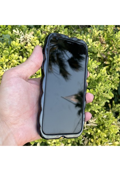 iPhone 11 Kılıf Yaprak Desenli Hologramlı Parlak Darbe Önleyici Silikon Kapak fiyatları