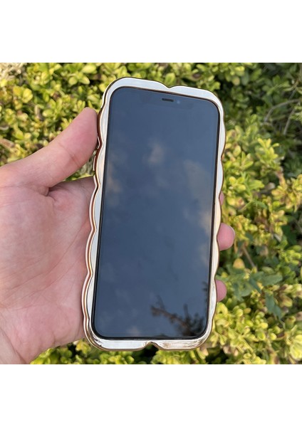 iPhone 11 Kılıf Yaprak Desenli Parlak Darbe Önleyici Silikon Kapak fiyatları