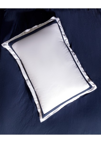 Jeanne Family Size Bordürlü Saten Nevresim Takımı - Beyaz/lacivert