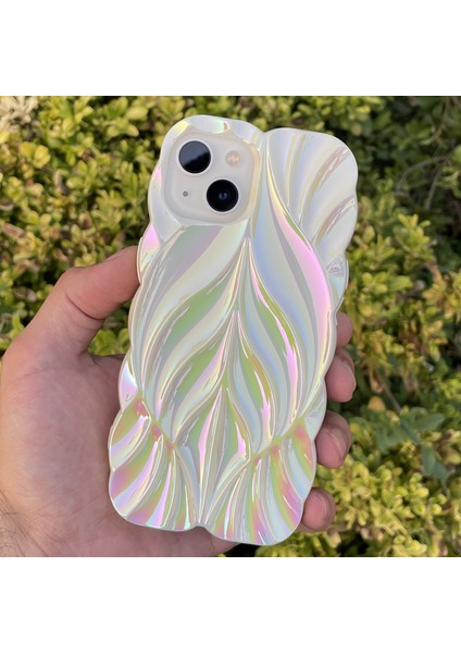 iPhone 15 Kılıf Yaprak Desenli Hologramlı Parlak Darbe Önleyici Silikon Kapak