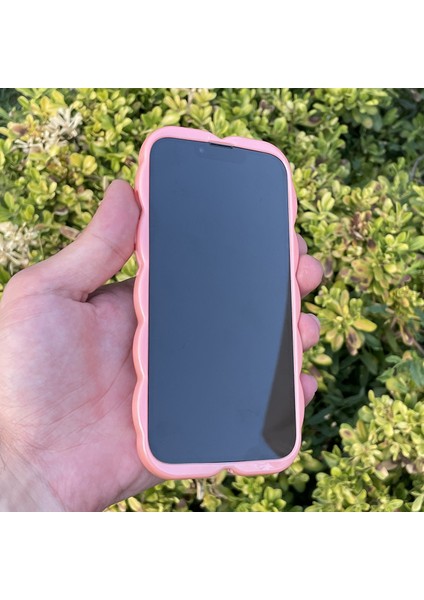 iPhone 15 Kılıf Yaprak Desenli Hologramlı Parlak Darbe Önleyici Silikon Kapak fiyatları