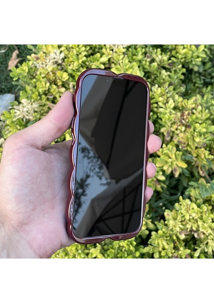 iPhone 15 Kılıf Yaprak Desenli Hologramlı Parlak Darbe Önleyici Silikon Kapak fiyatları