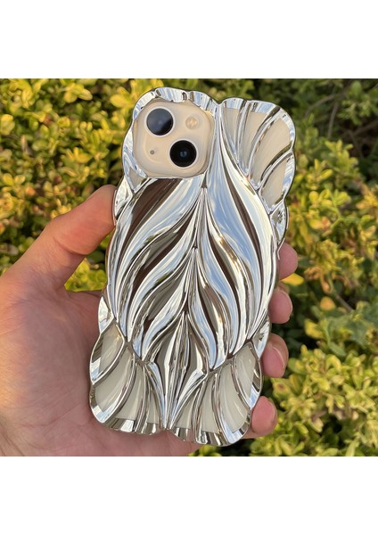 iPhone 15 Kılıf Yaprak Desenli Parlak Darbe Önleyici Silikon Kapak