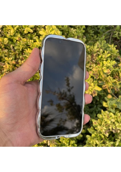 iPhone 15 Kılıf Yaprak Desenli Parlak Darbe Önleyici Silikon Kapak fiyatları