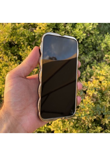 iPhone 15 Kılıf Yaprak Desenli Parlak Darbe Önleyici Silikon Kapak modelleri