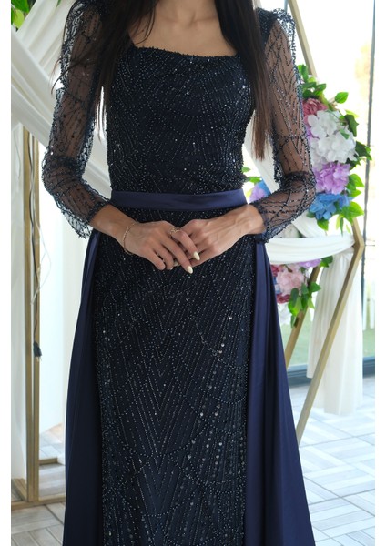 Lacivert Boncuk Işlemeli Tül Kol Detaylı Uzun Abiye 9705463.02