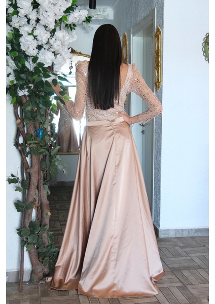 Gold Boncuk Işlemeli Tül Kol Detaylı Uzun Abiye 9705463.122 modelleri