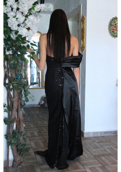Siyah Drape Yaka Detaylı Payet Işlemeli Uzun Kuşaklı Abiye 9705470.01 fırsatları
