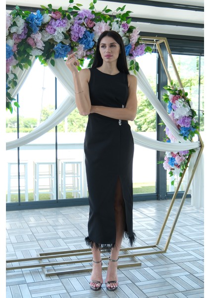 Siyah Önü Taş Detaylı Yırtmaçlı Tüy Detaylı Abiye 9705402.01