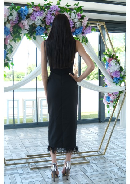 Siyah Önü Taş Detaylı Yırtmaçlı Tüy Detaylı Abiye 9705402.01 fırsatları