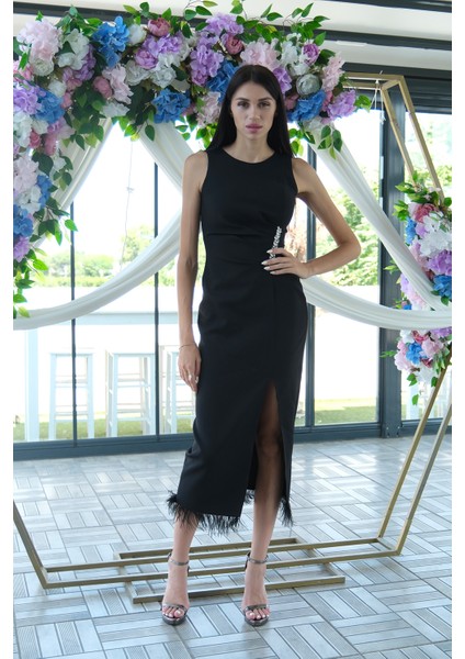 Siyah Önü Taş Detaylı Yırtmaçlı Tüy Detaylı Abiye 9705402.01