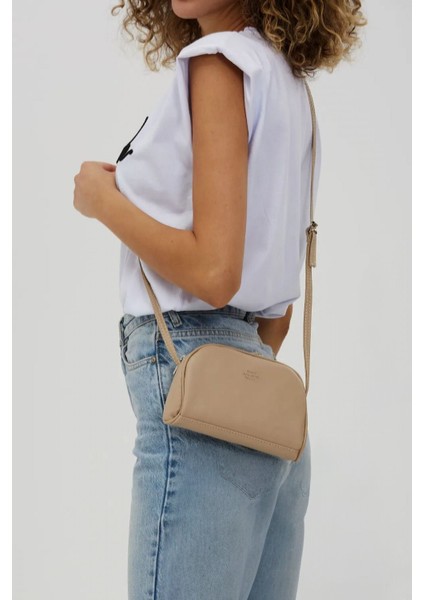 Bej Uzun Çapraz Askılı Yumuşak Derili Urban Çanta fırsatları