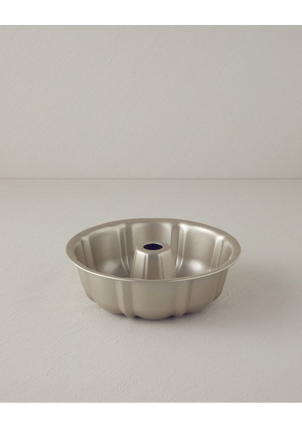 25,5 cm Karbon Çelik Kek Kalıbı, Dayanıklı ve Şık Tasarım