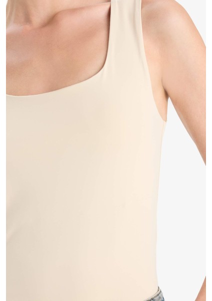 Slim Fit Dar Kesim Basic Düz Kare Yaka Atlet C2622AX25AU indirimleri