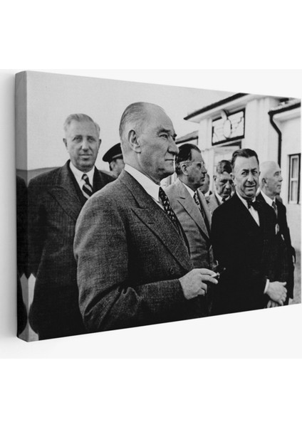 Kemal Atatürk'e Bakan Şükrü Kaya Dekoratif Kanvas Tablo, Duvar Dekoru 6637