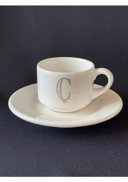 Şık Bej Harf Desenli Kahve Fincanı, Zarif ve Modern Tasarım