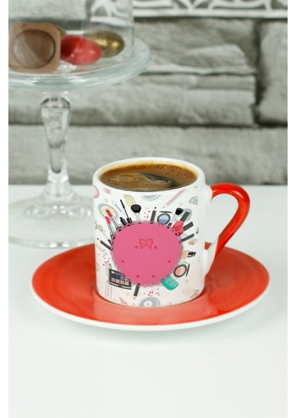 Kırmızı Türk Kahvesi Fincanı, Şık ve Kullanışlı Tasarım.