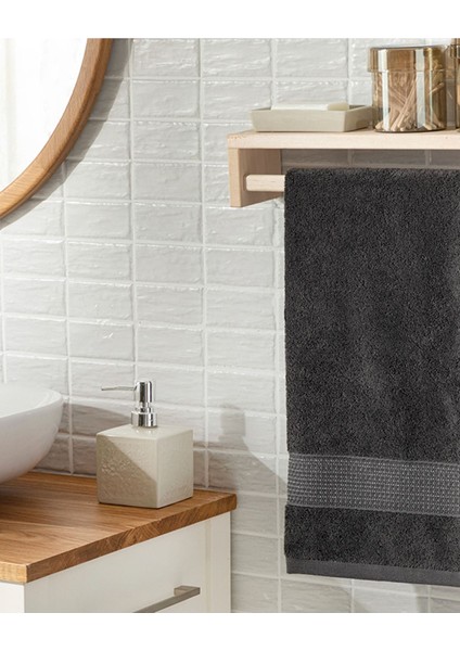 Yumuşak Pamuklu Low Twist Yüz Havlusu Antrasit Renkli, Kaliteli ve Rahat Kullanım