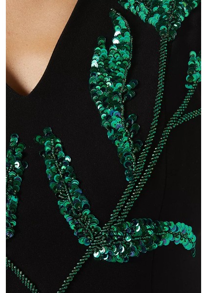 Celine Siyah Krep Çiçek Işlemeli V Yaka Abiye Elbise fırsatları