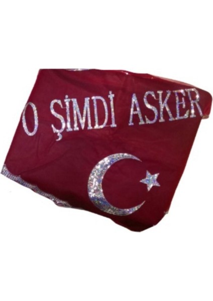 Kırmızı Beyaz Ay Yıldız Işlemeli Şal, Şıklık ve Zarafet Için Ideal.