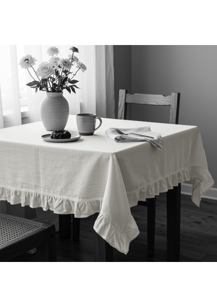 Fırfırlı Ranforce Kumaş Masa Örtüsü