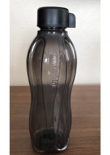 Şık Siyah 1 Litre Suluk ile Gün Boyu Serin Kalın